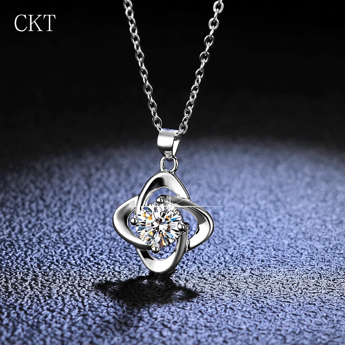 Luxury Platinum Pt950 1 Carat Moissanite Diamond Necklace Pendants for Women Fashion Classic Clover Wedding Jewelry Gift